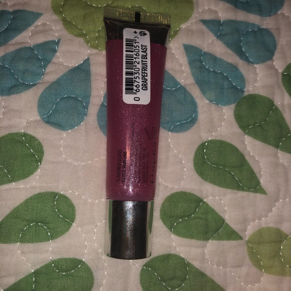 3/15 Victoria’s Secret shiny kiss - Picture 2 of 3